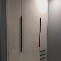 Fitted wardrobe finish and handle detail